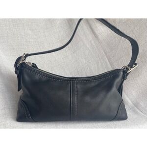 Coach Soho Black Leather Small Baguette Shoulder Bag 9541 Y2K Minimalist